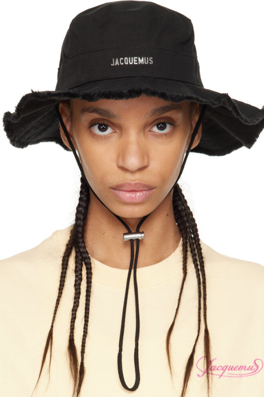 Jacquemus Les Classiques “The Artichaut” Bucket Hat